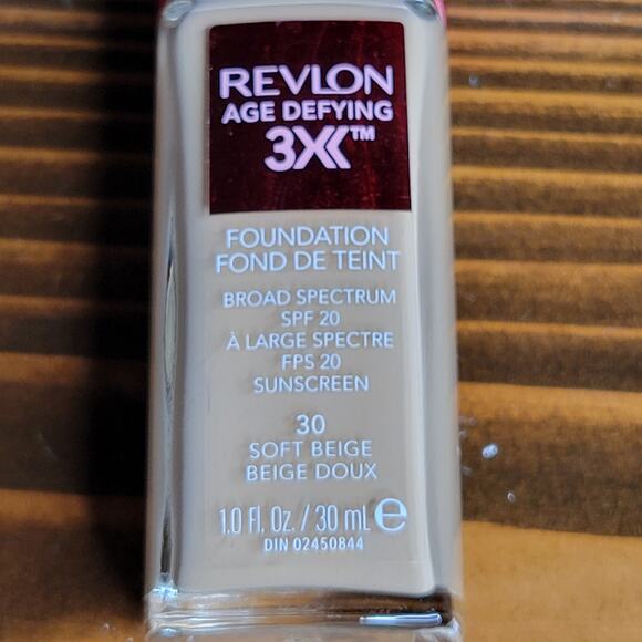 REVLON AGE DEFYING 3X Liquid Foundation SPF 20 - 30 SOFT BEIGE✨️NEW✨️ - Picture 2 of 8
